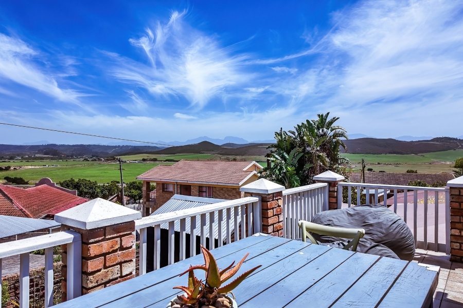 4 Bedroom Property for Sale in Fraaiuitsig Western Cape